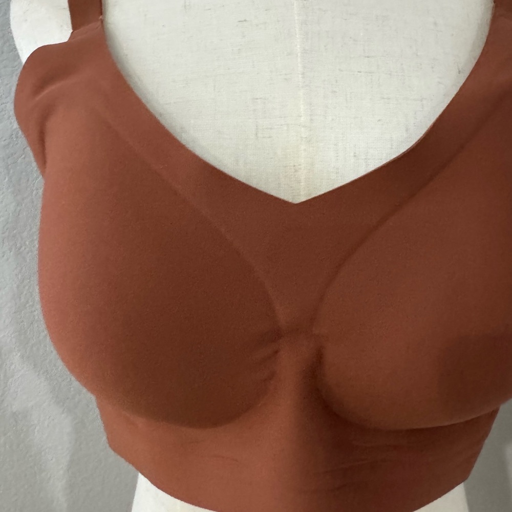 Elegant Tan Wireless Bra - Picture 5 of 9